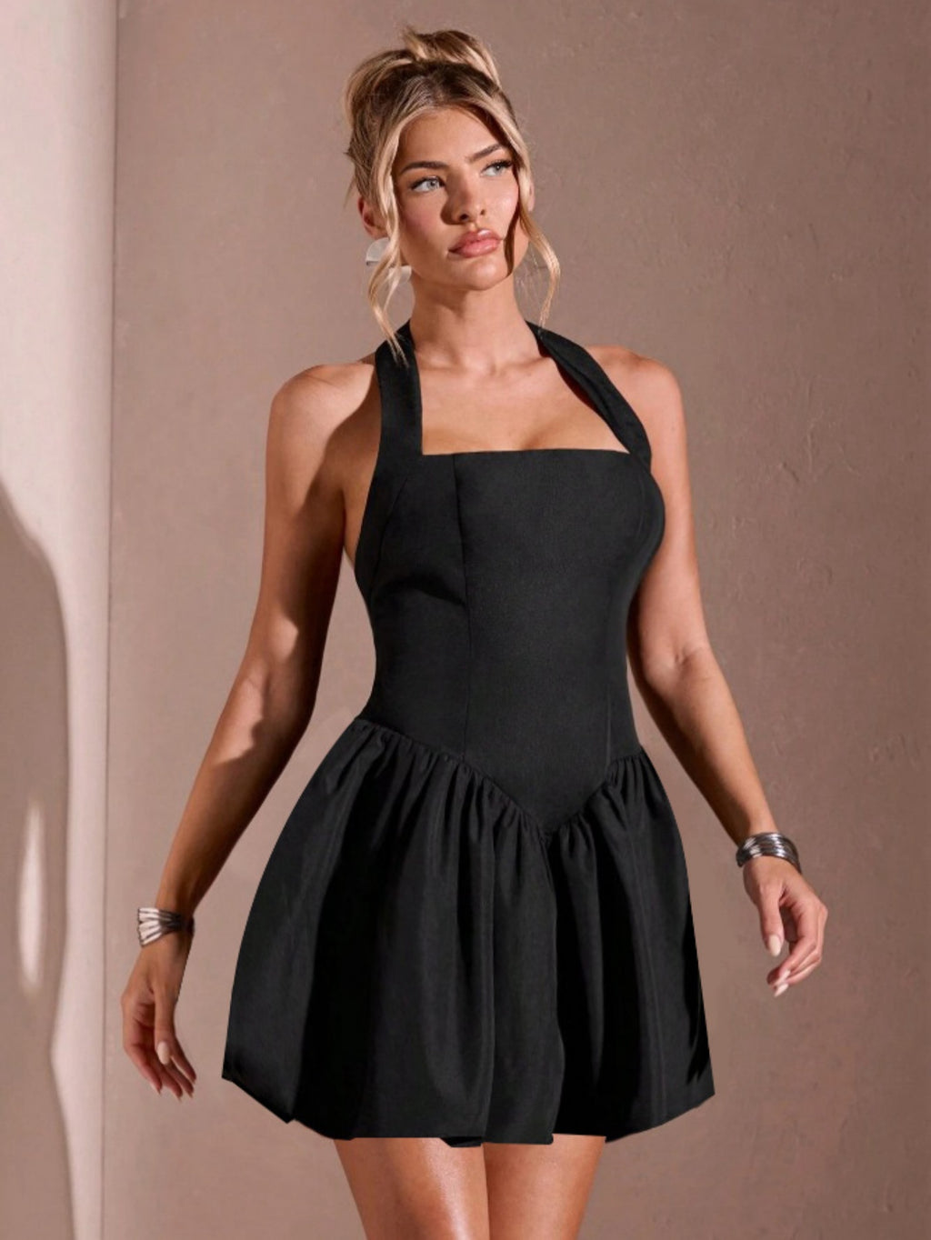 Women'S Sexy Halter Neck Strapless Tube Top - A-Line Pleated Short Skirt, Slim Fit, Square Neck, Long Sleeve, Solid Color, Perfect for Spring\u002FSummer\u002FFall, Casual Attire, Casual Attire|Sleek Silhouette|Aline Silhouette